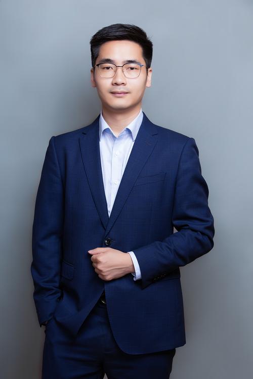 汤桓威 包装与印刷设计负责人